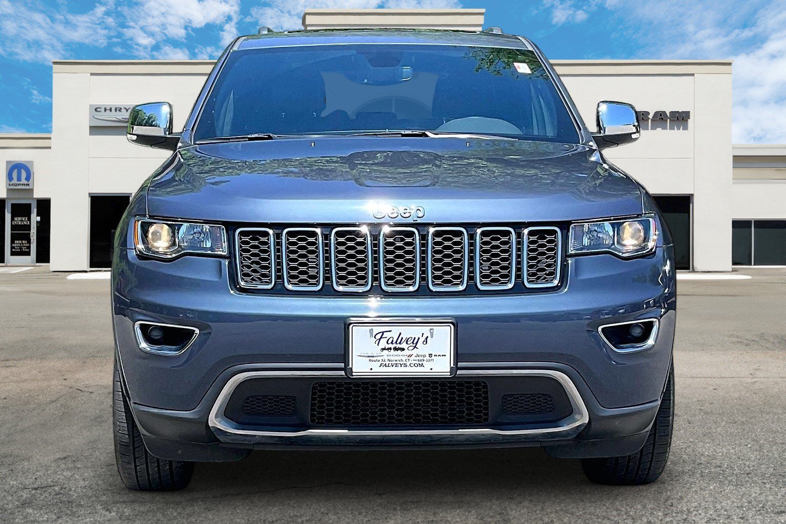 Certified 2021 Jeep Grand Cherokee Limited AWD/4WD image 3