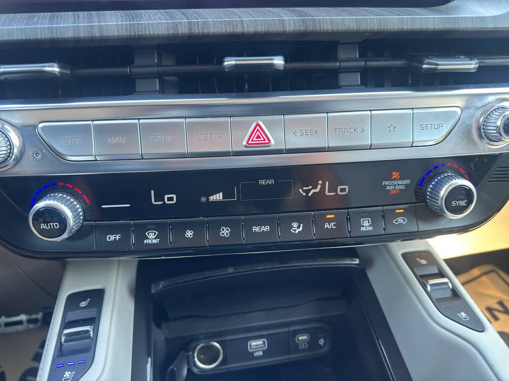 Used 2024 Kia Telluride SX w/ Towing Package FWD image 18