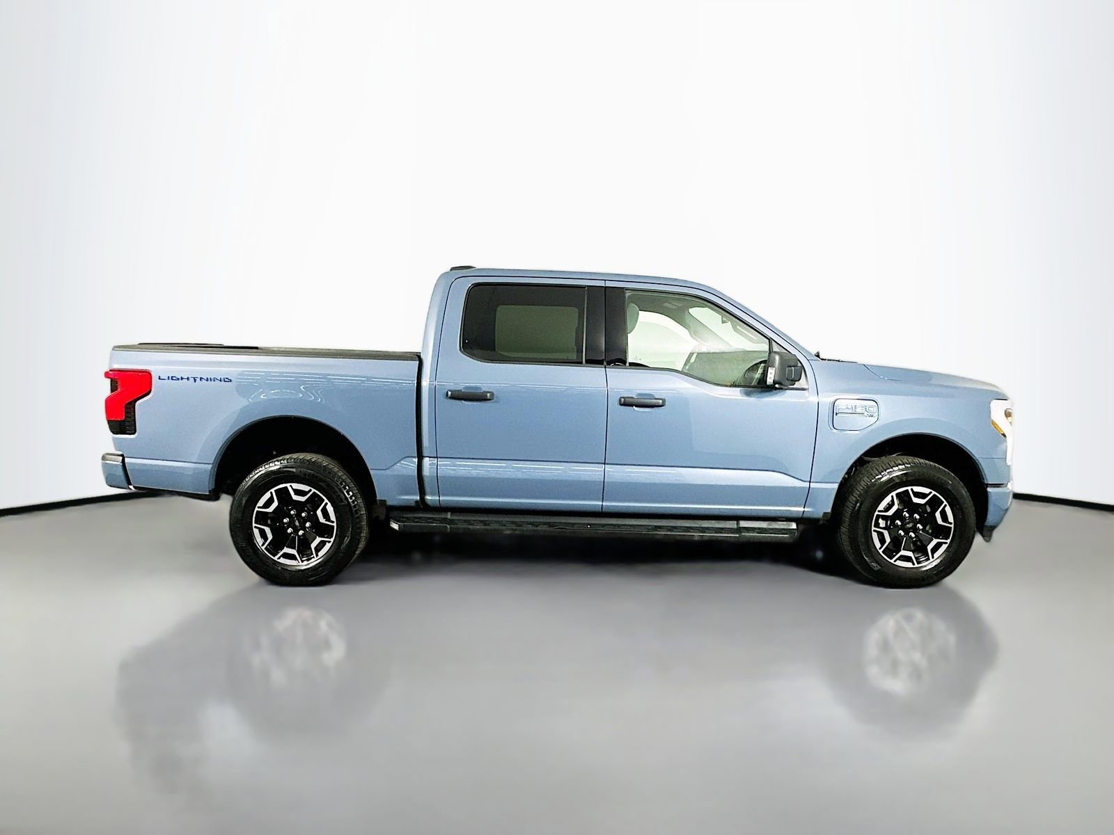 Used 2023 Ford F150 Lightning XLT AWD/4WD image 8