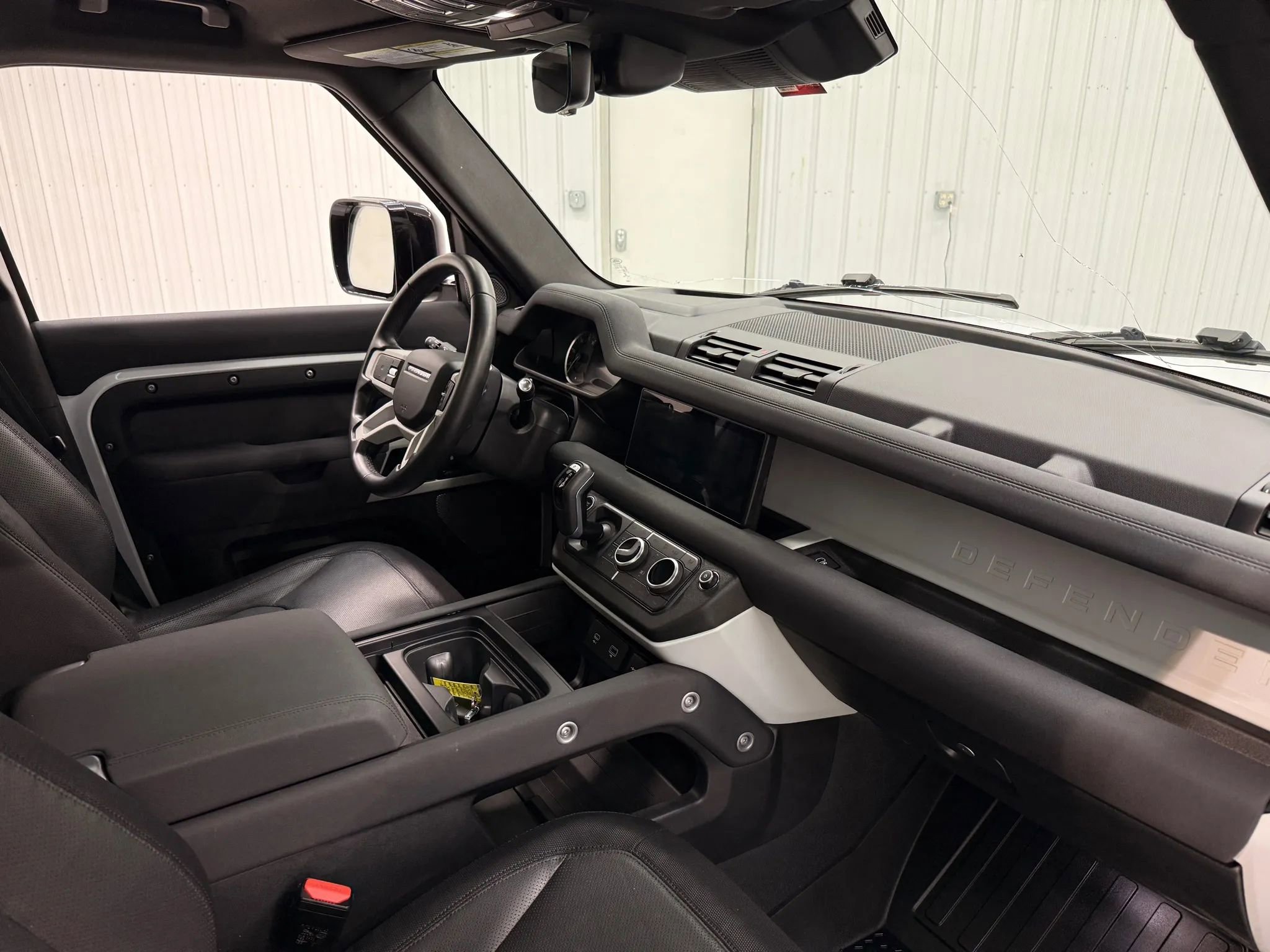 Used 2023 Land Rover Defender 110 X-Dynamic SE image 14