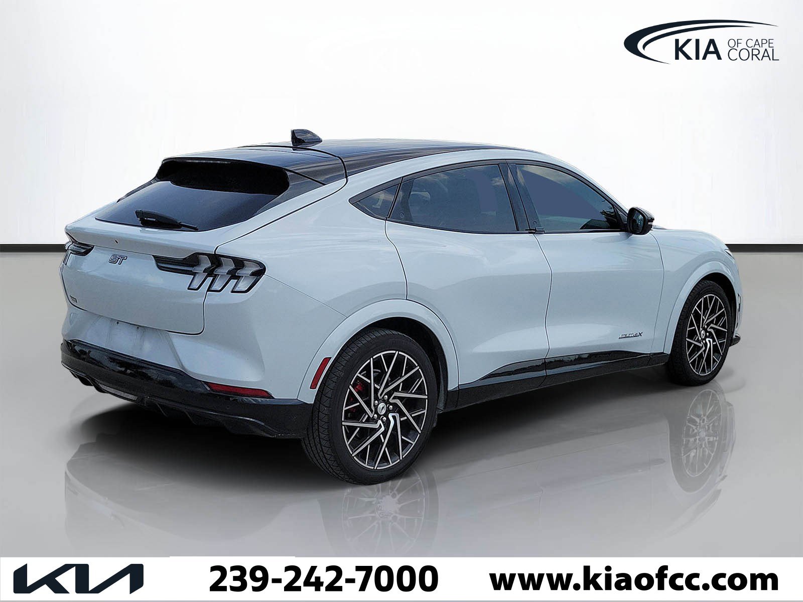 Used 2021 Ford Mustang Mach-E GT w/ GT Performance Edition AWD/4WD image 3