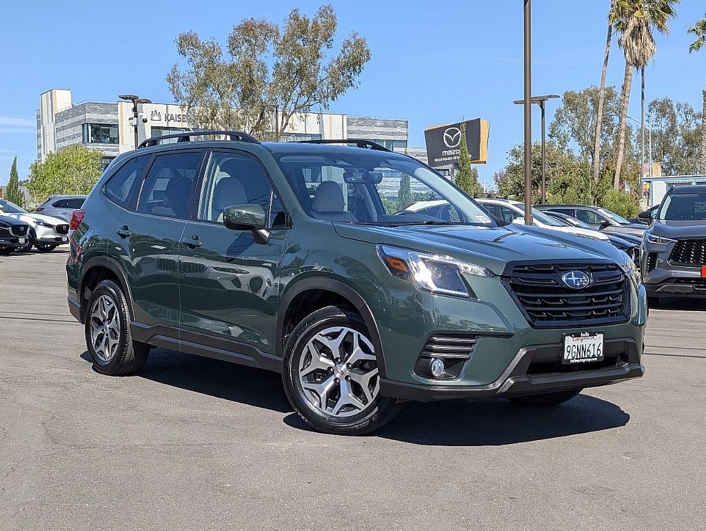 Used 2023 Subaru Forester Premium image 4