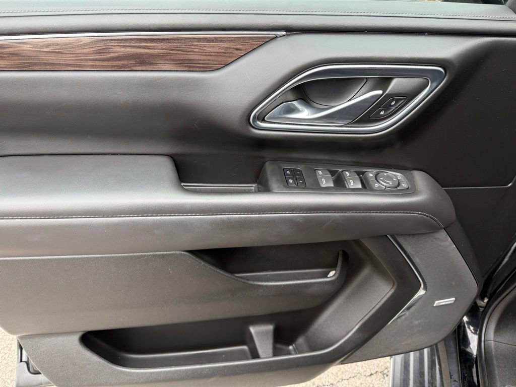 Used 2022 Chevrolet Tahoe LT w/ Luxury Package image 12