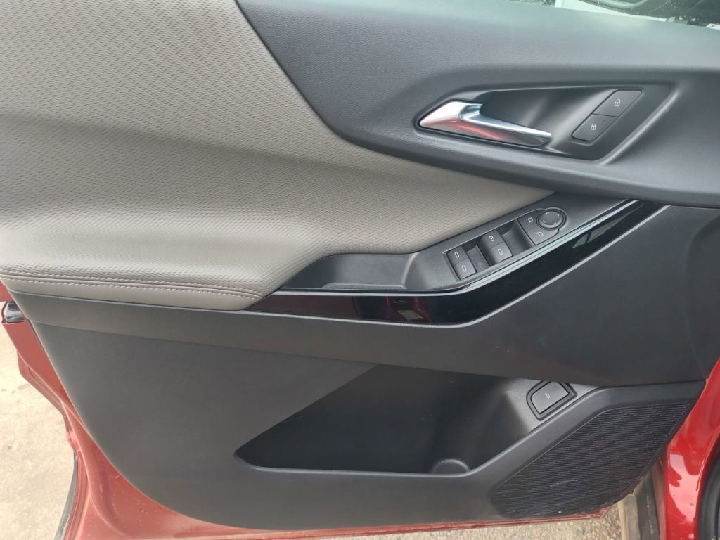 Used 2026 Chevrolet Equinox LT w/ Convenience Package II image 11