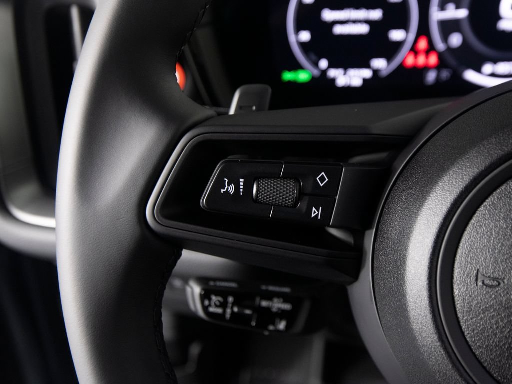 New 2026 Porsche Cayenne Coupe AWD/4WD image 27