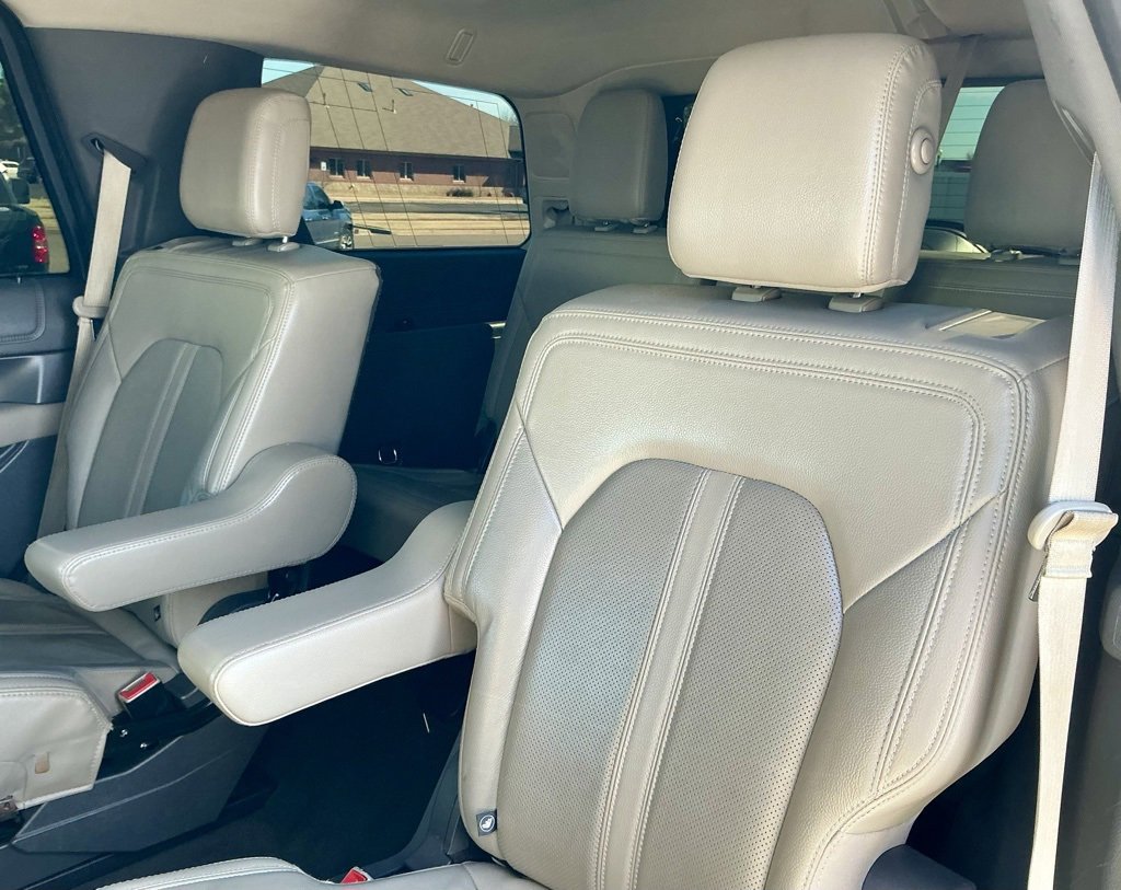 Used 2020 Ford Expedition Limited image 28