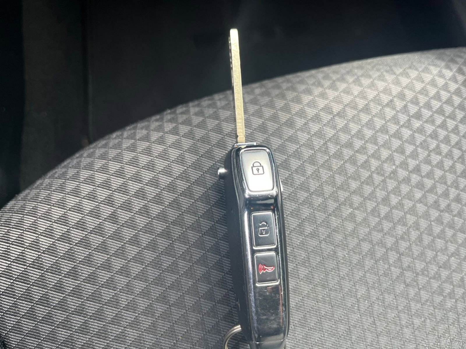 Used 2025 Kia Soul LX w/ LX Technology Package image 18