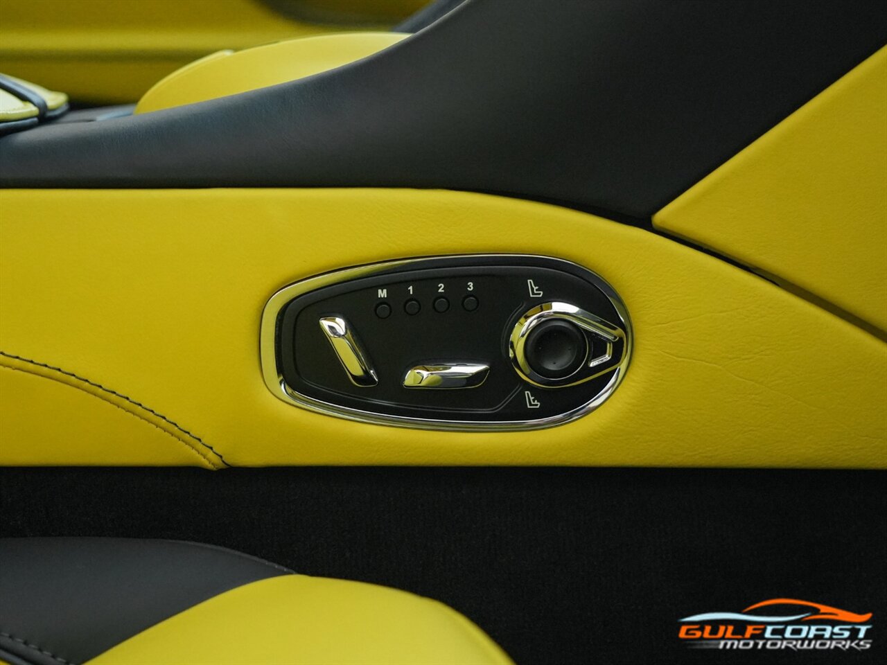 Used 2023 Aston Martin DBS Coupe RWD image 41