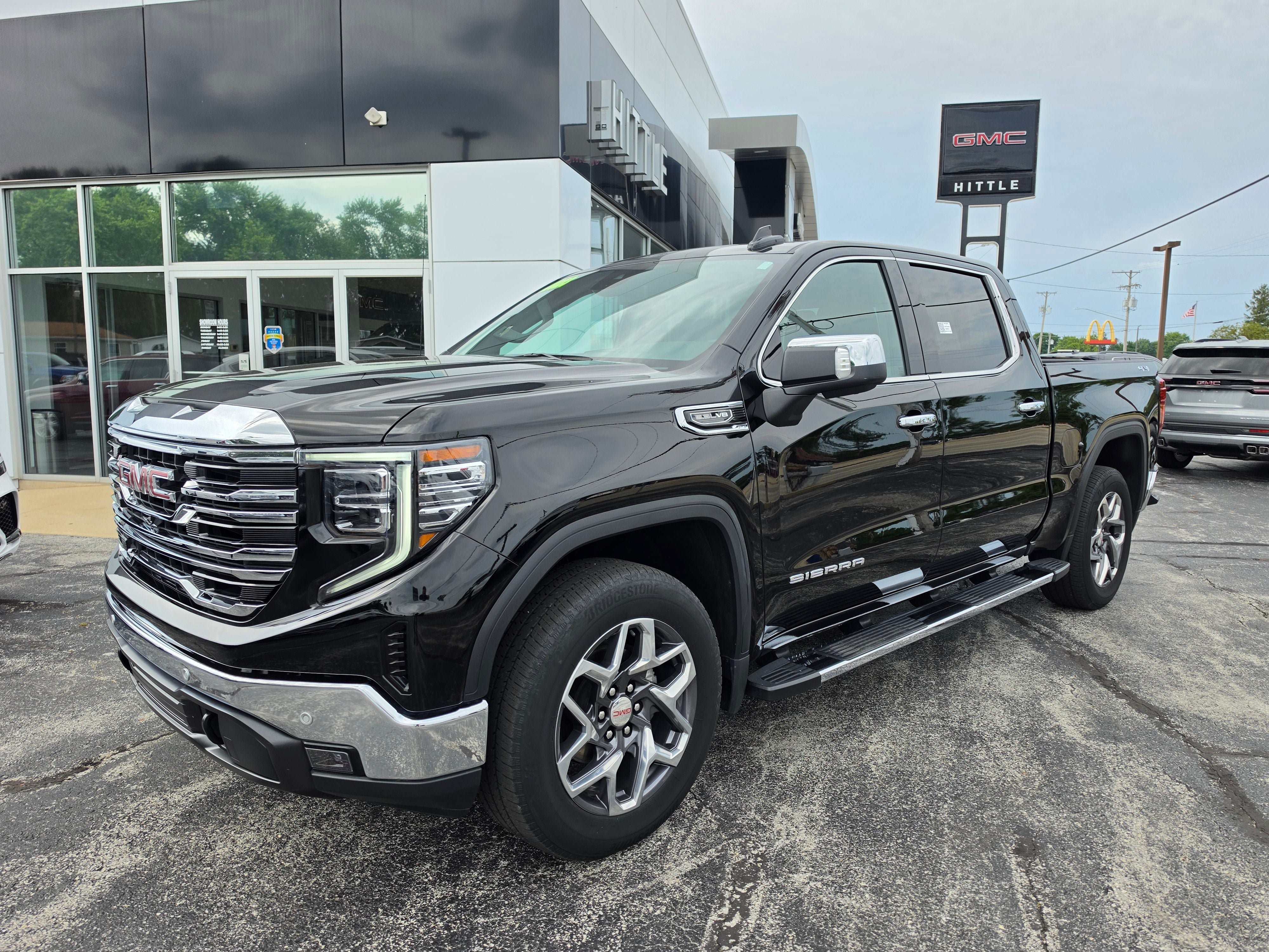 Used 2023 GMC Sierra 1500 SLT w/ SLT Premium Plus Package AWD/4WD image 1