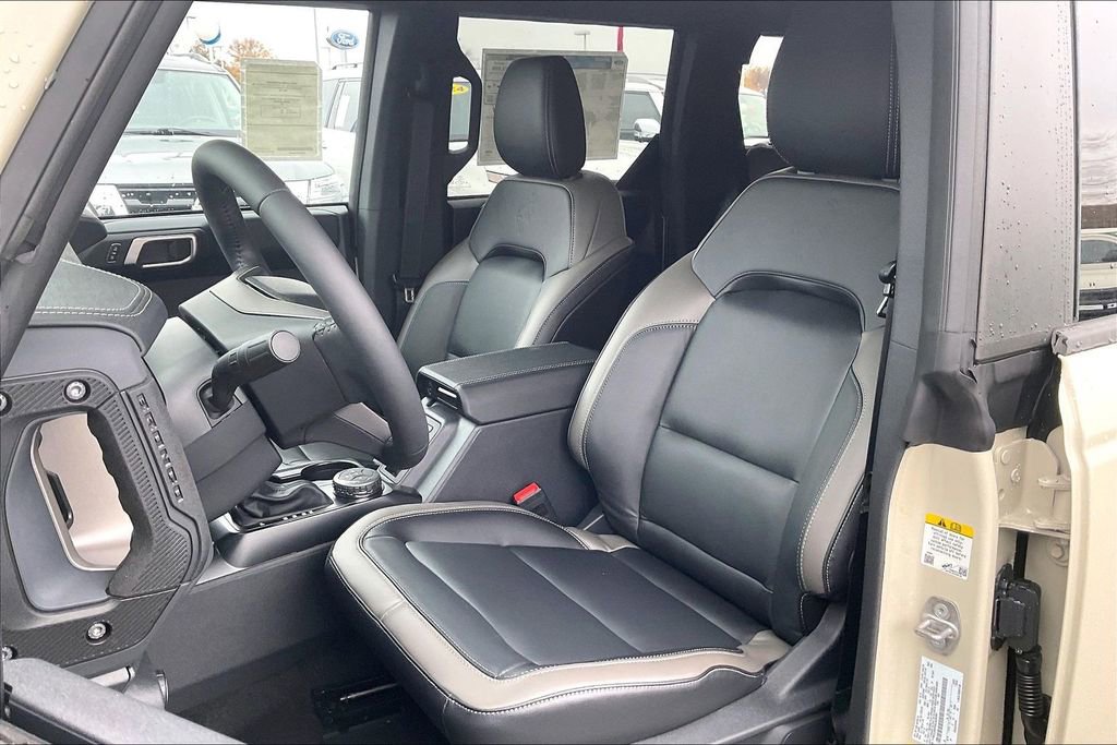 New 2025 Ford Bronco Outer Banks image 9