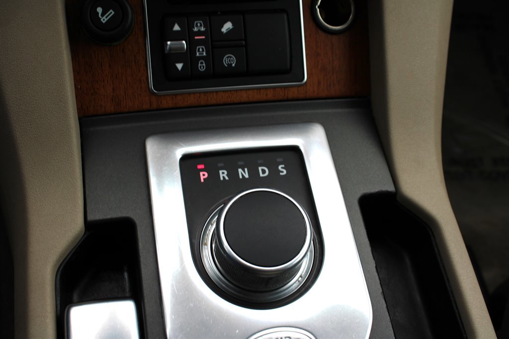 Used 2015 Land Rover LR4 HSE LUX image 33
