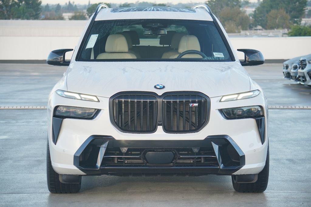 New 2026 BMW X7 M60i image 2