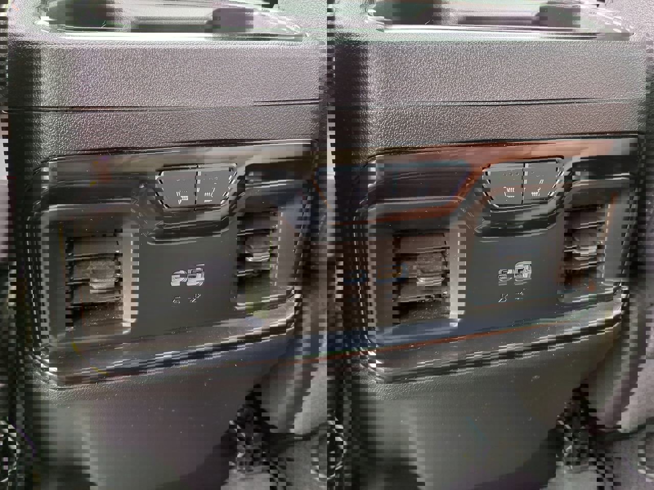 Certified 2024 GMC Sierra 2500 AT4 w/ AT4 Preferred Package image 13