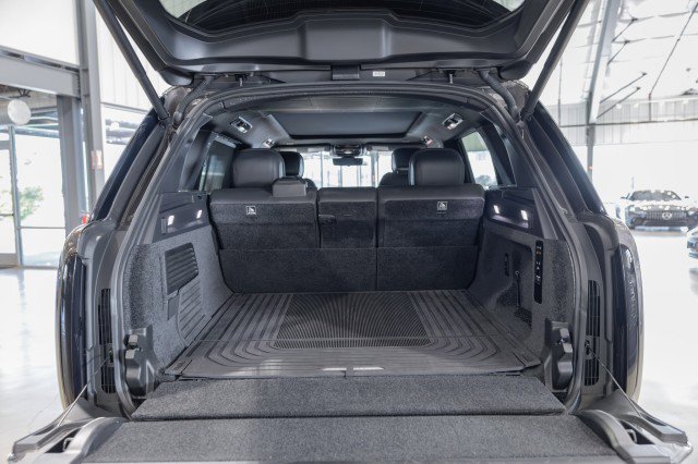 Used 2023 Land Rover Range Rover Long Wheelbase Autobiography image 26