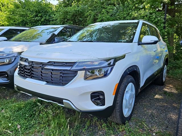 New 2026 Kia Seltos S FWD image 3