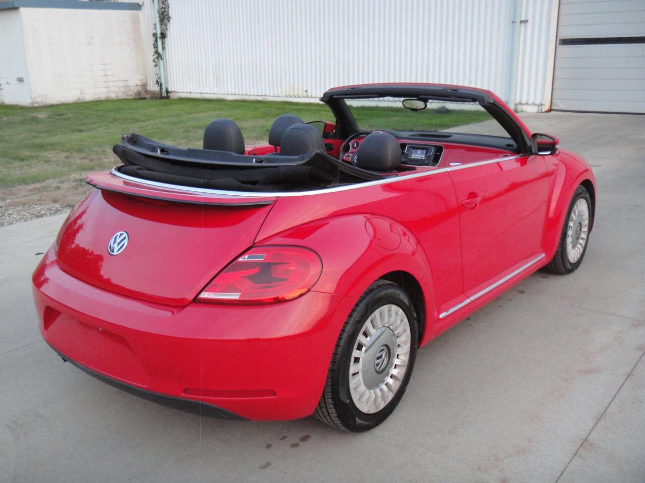 Used 2016 Volkswagen Beetle 1.8T S image 16