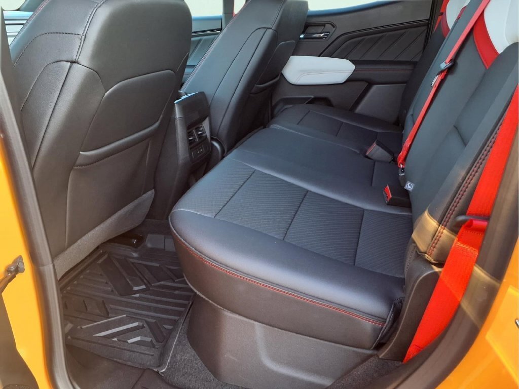 Used 2026 GMC Canyon AT4X AWD/4WD image 16