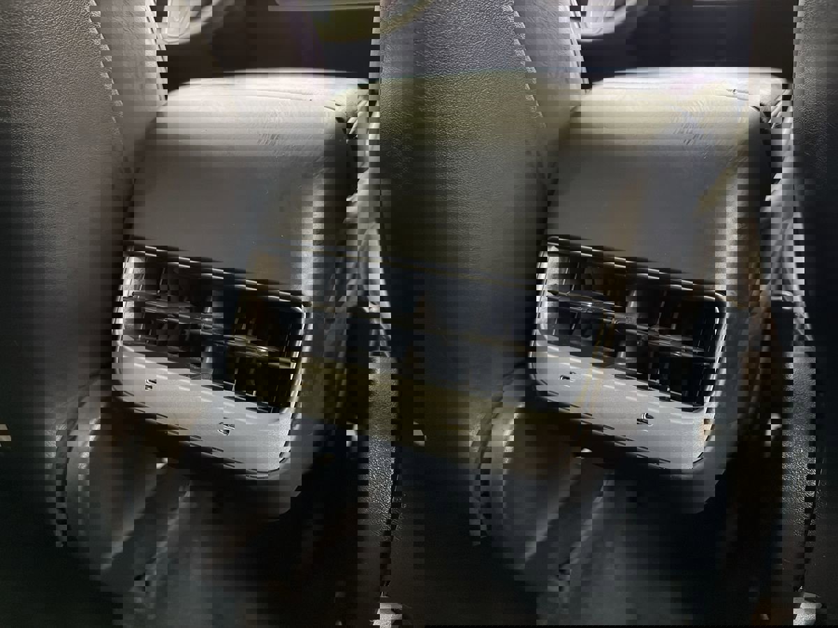 Used 2020 Tesla Model Y Long Range image 23