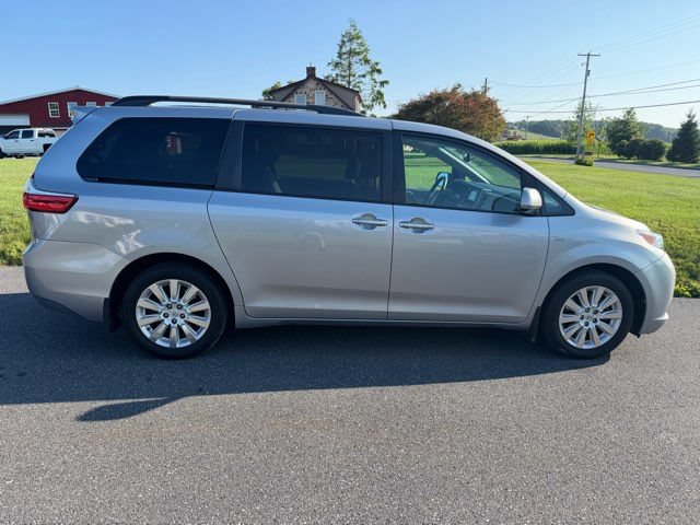 Used 2016 Toyota Sienna XLE Premium AWD/4WD image 7