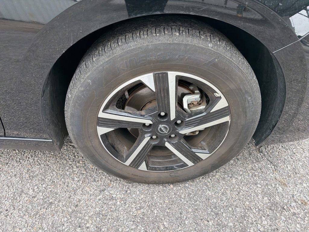 Used 2025 Nissan Sentra SV image 18