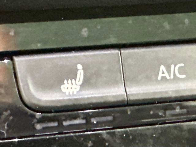 Used 2023 Volkswagen Taos SE image 19