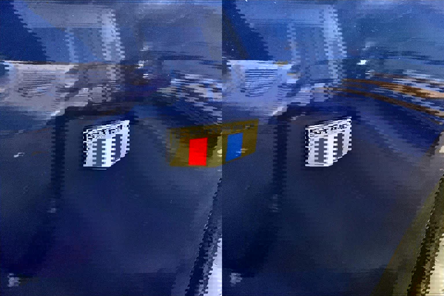 Used 2020 Chevrolet Camaro LT image 7