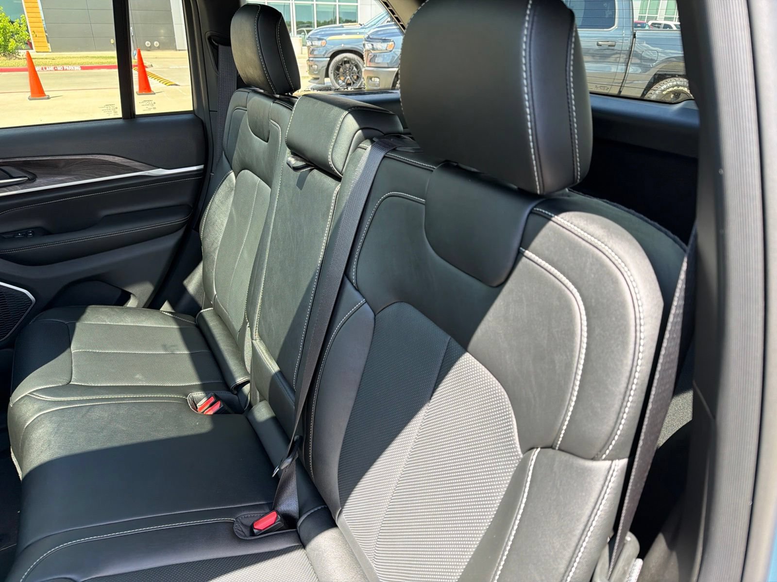 New 2026 Jeep Grand Cherokee Limited AWD/4WD image 19