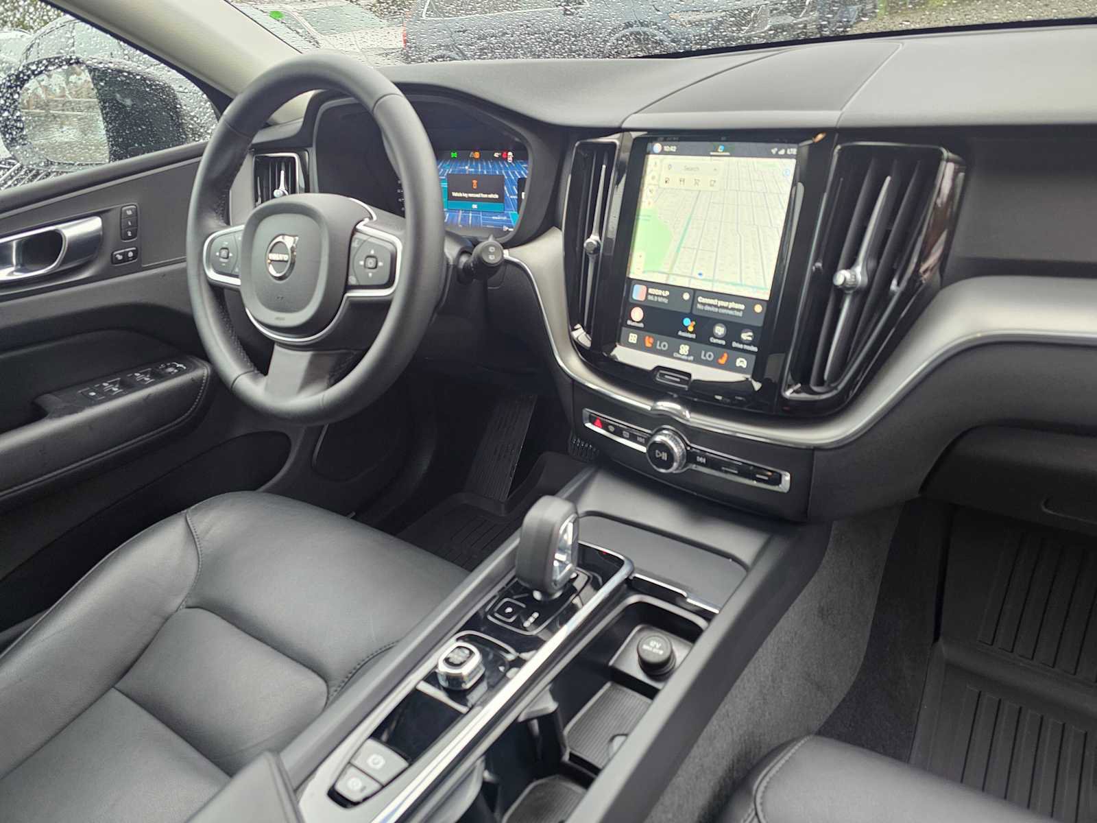 Certified 2025 Volvo XC60 B5 Core w/ Protection Package Premier image 12
