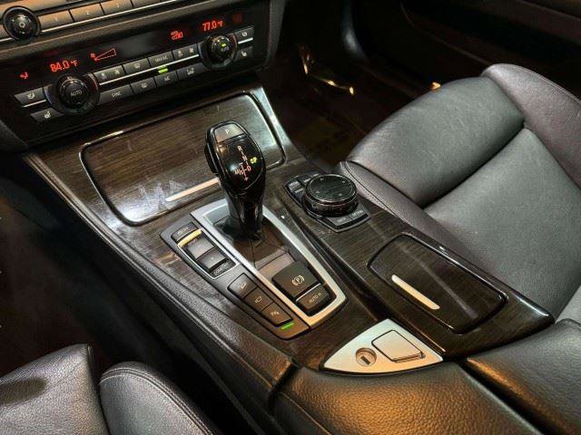 Used 2014 BMW 550i xDrive Sedan AWD/4WD image 30