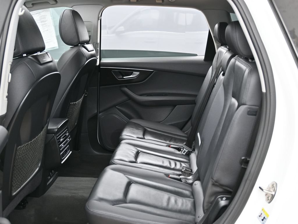 Used 2023 Audi Q7 2.0T Premium AWD/4WD image 35