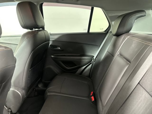 Used 2019 Chevrolet Trax LT w/ LT Convenience Package AWD/4WD image 14