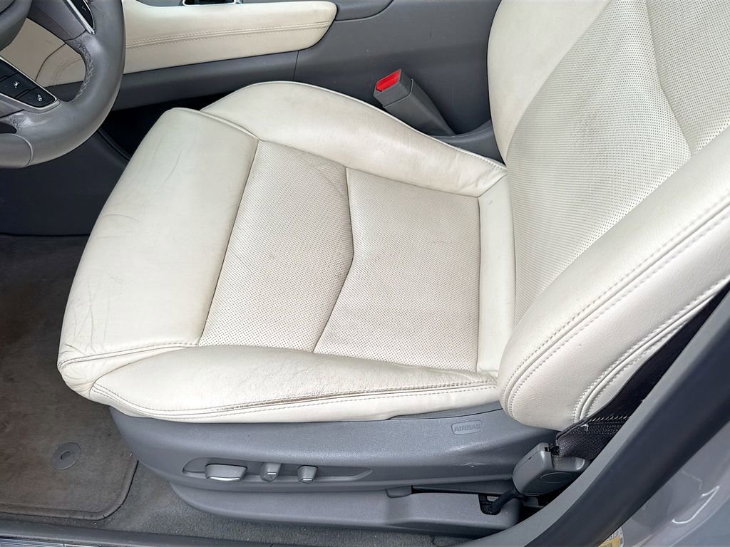 Used 2018 Cadillac XT5 Luxury w/ Driver Awareness Package image 21