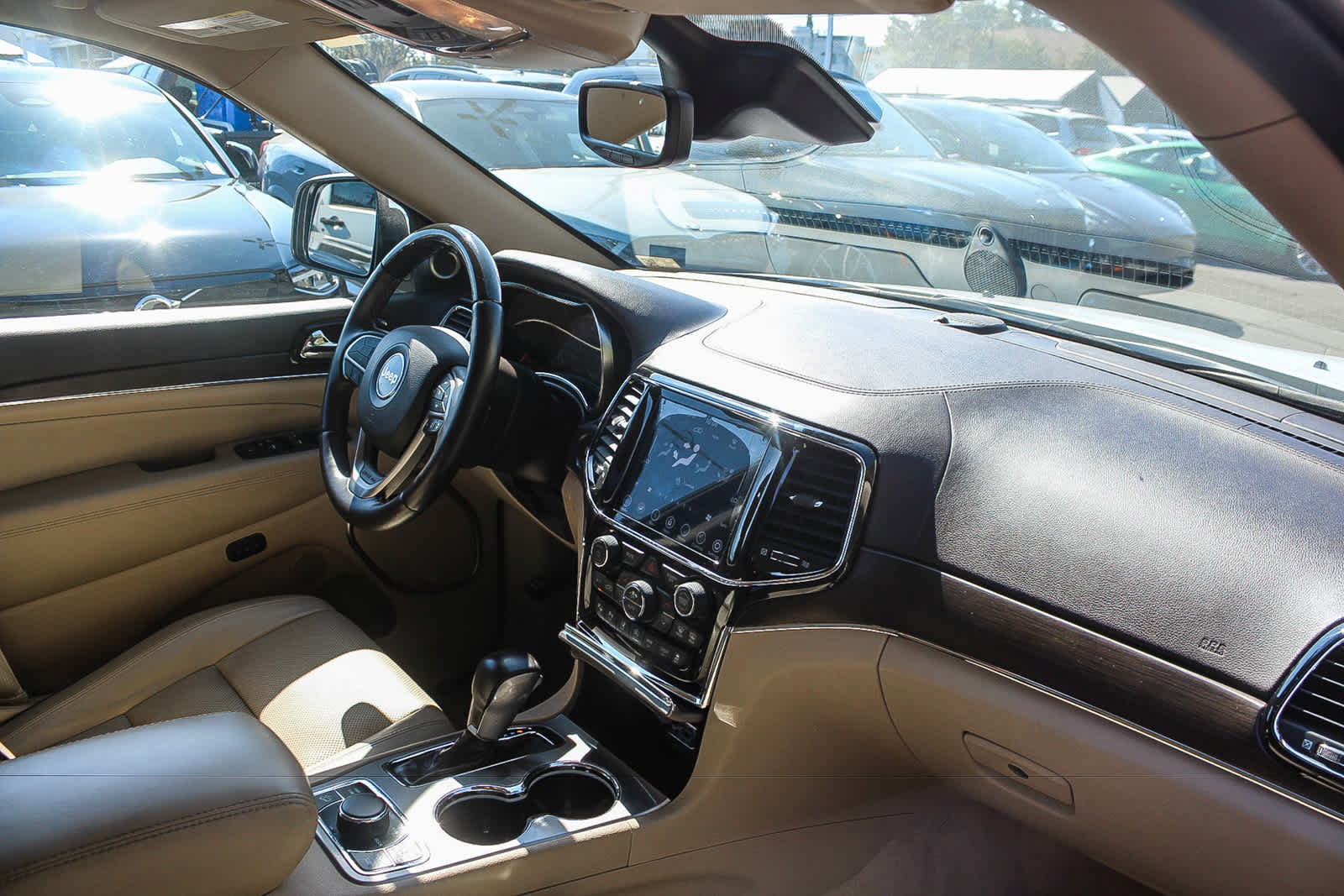 Used 2021 Jeep Grand Cherokee Overland AWD/4WD image 16