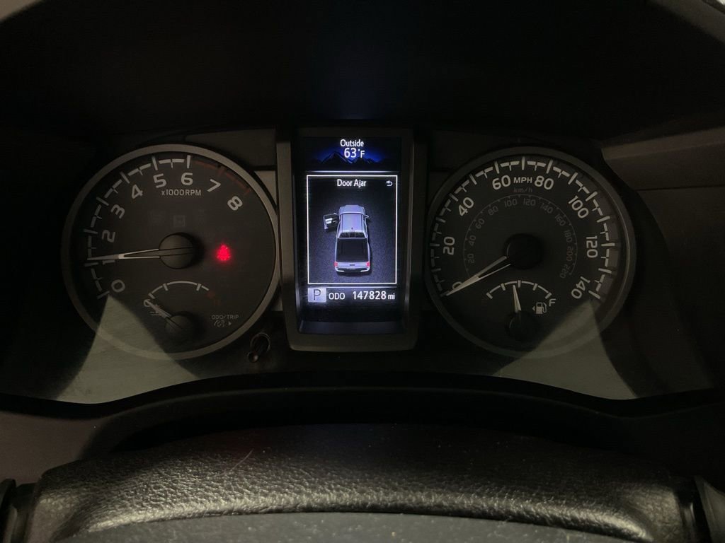 Used 2016 Toyota Tacoma TRD Sport image 23