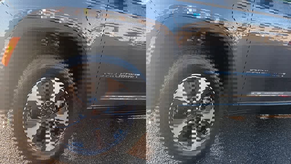 Used 2023 Jeep Grand Cherokee 4WD 4xe image 11