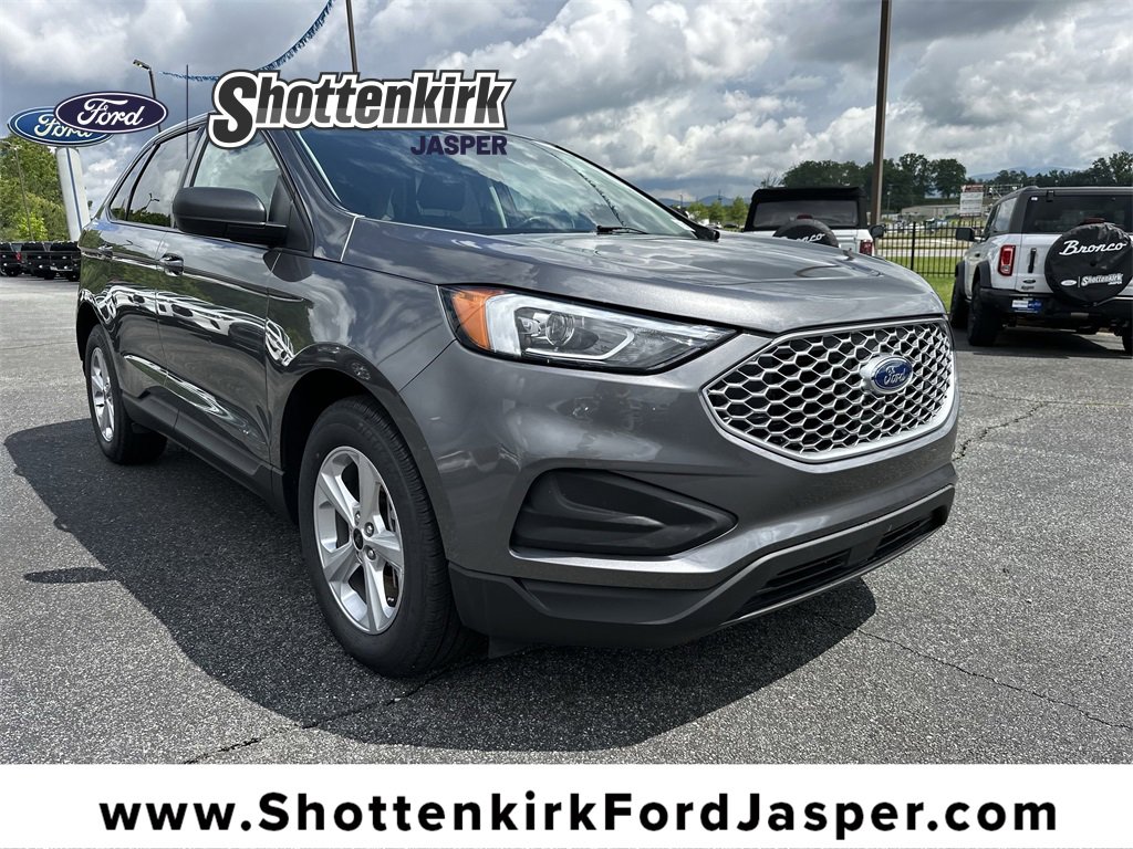 Used 2024 Ford Edge SE