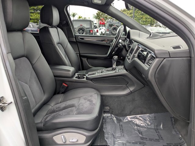 Used 2017 Porsche Macan AWD/4WD image 22