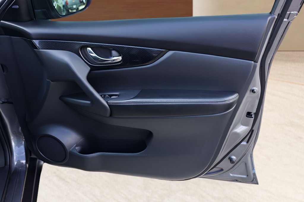 Used 2017 Nissan Rogue SL FWD image 25