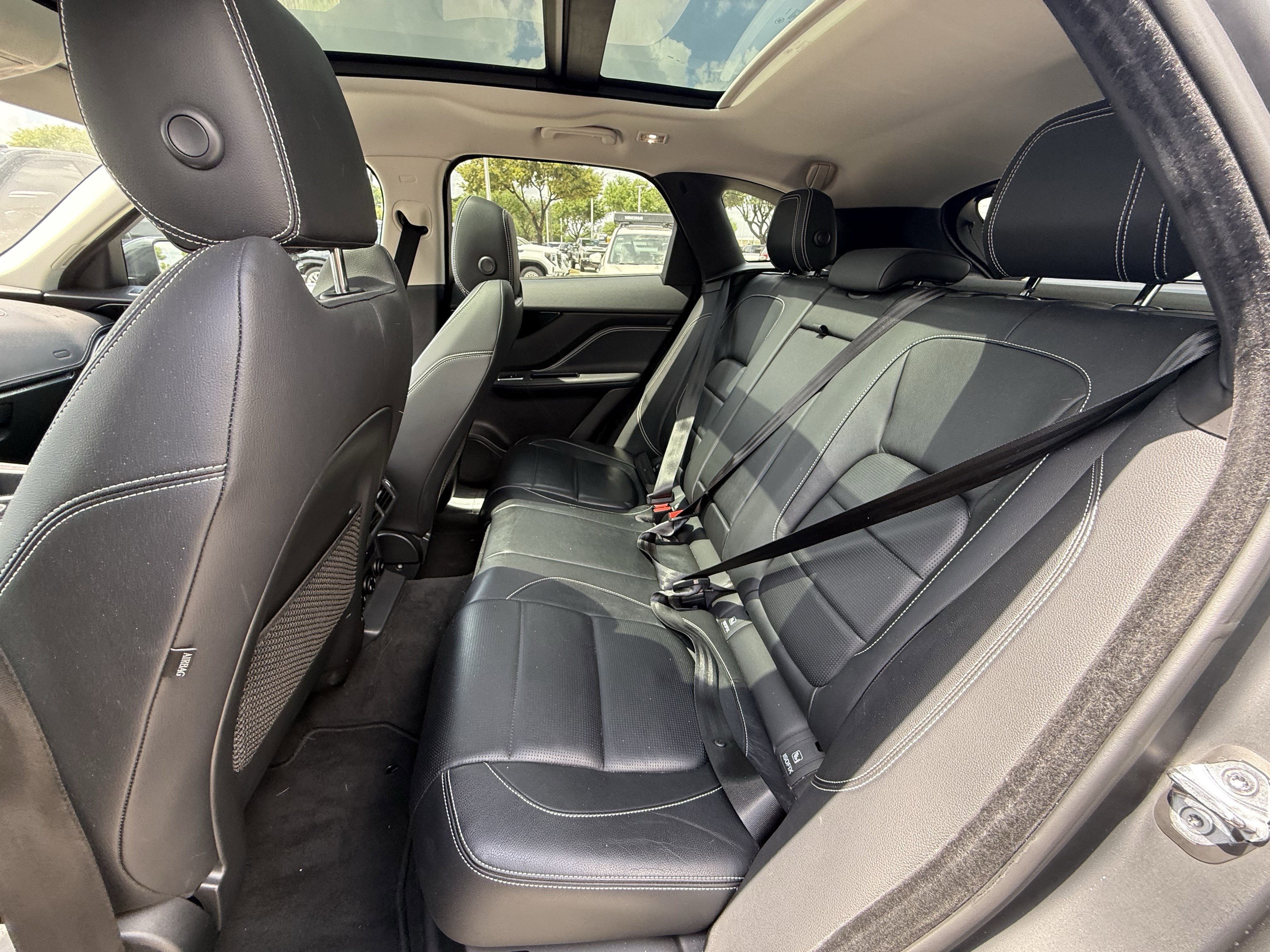 Used 2017 Jaguar F-PACE R-Sport image 31