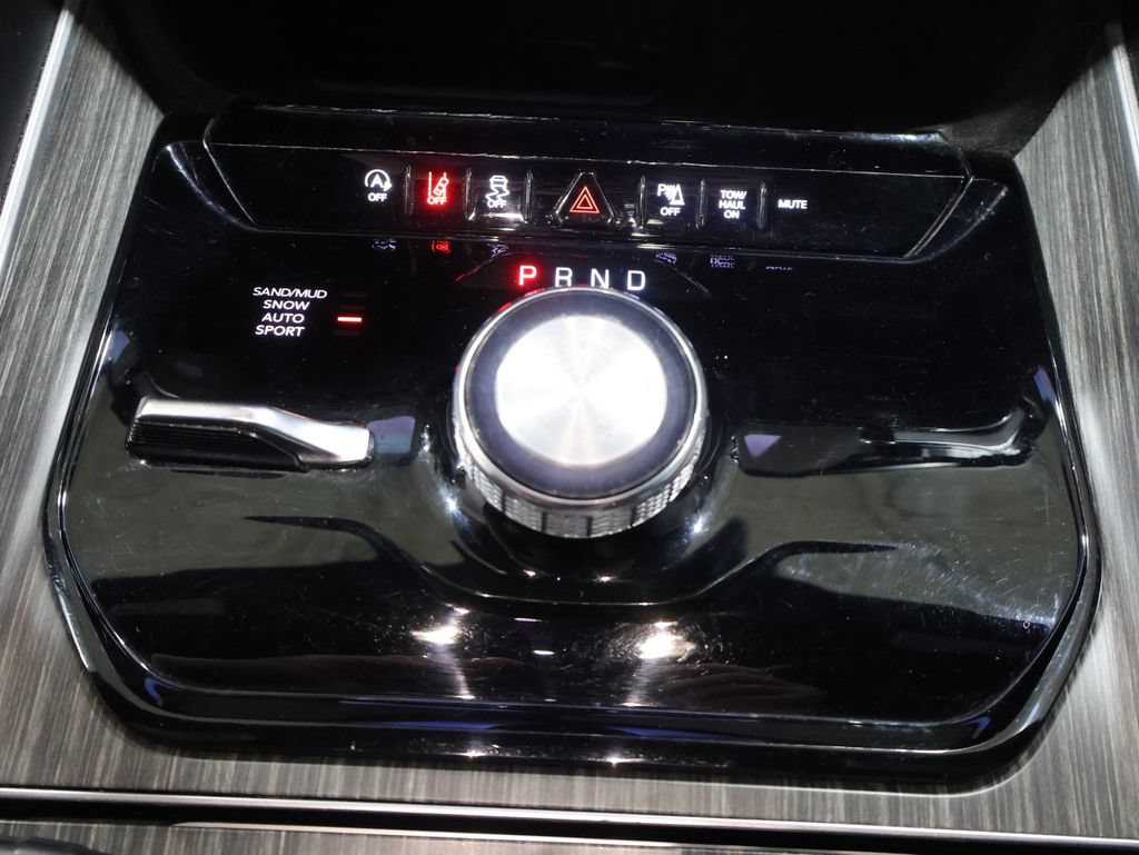 Used 2024 Jeep Wagoneer Series II AWD/4WD image 33