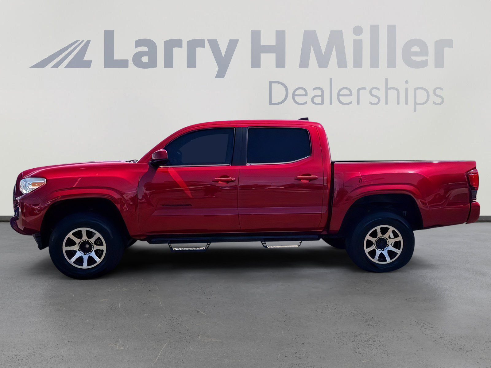 Used 2020 Toyota Tacoma SR RWD image 3