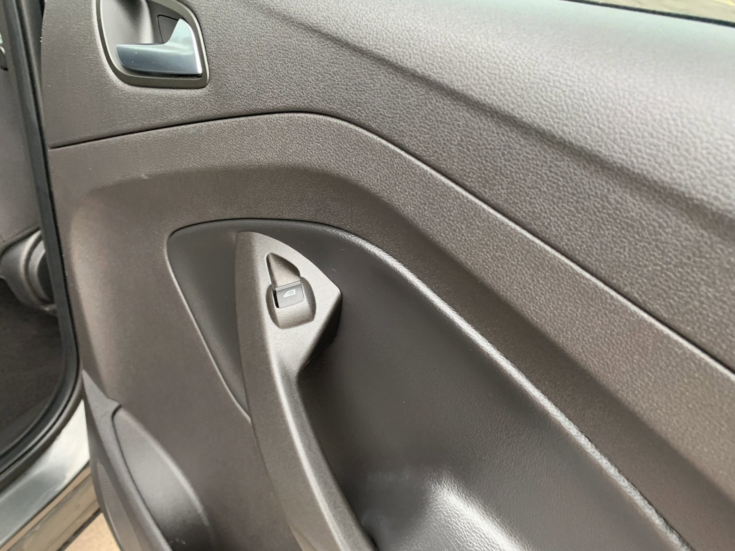 Used 2018 Ford Escape SE w/ SE Sync 3 Package image 30