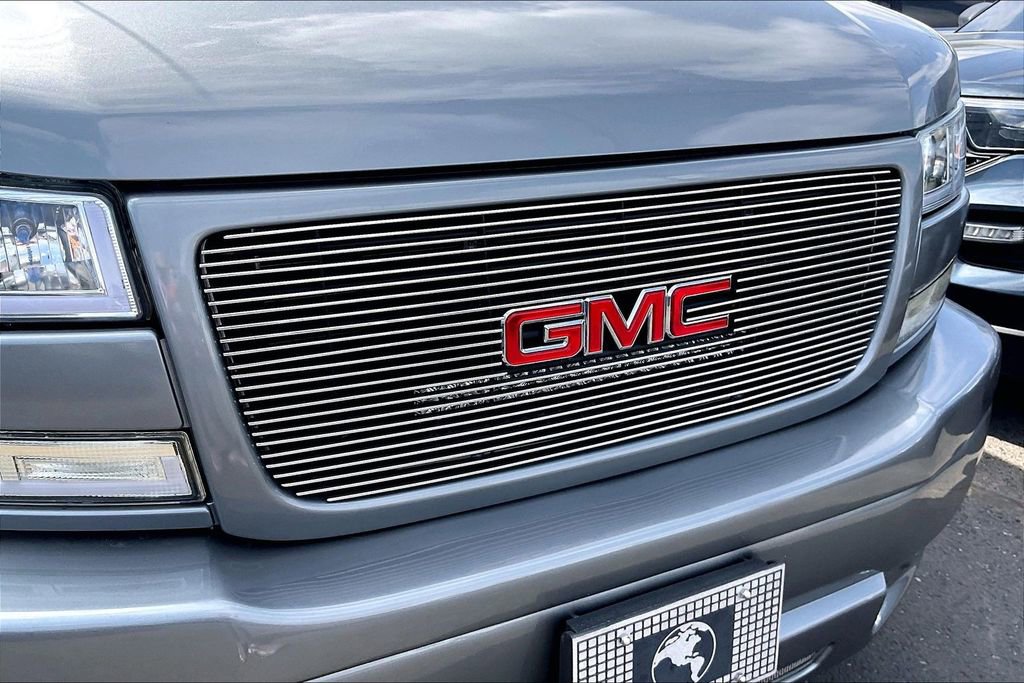 Used 2024 GMC Savana 2500 w/ Driver Convenience Package RWD image 33
