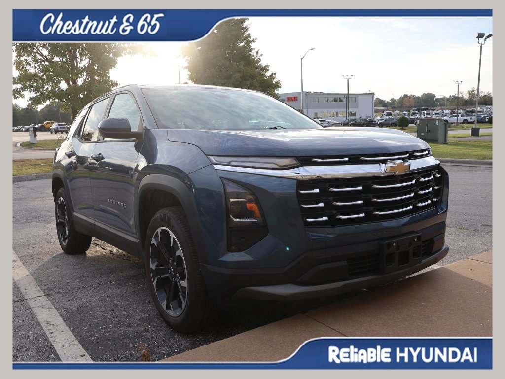 Used 2025 Chevrolet Equinox LT AWD/4WD image 1