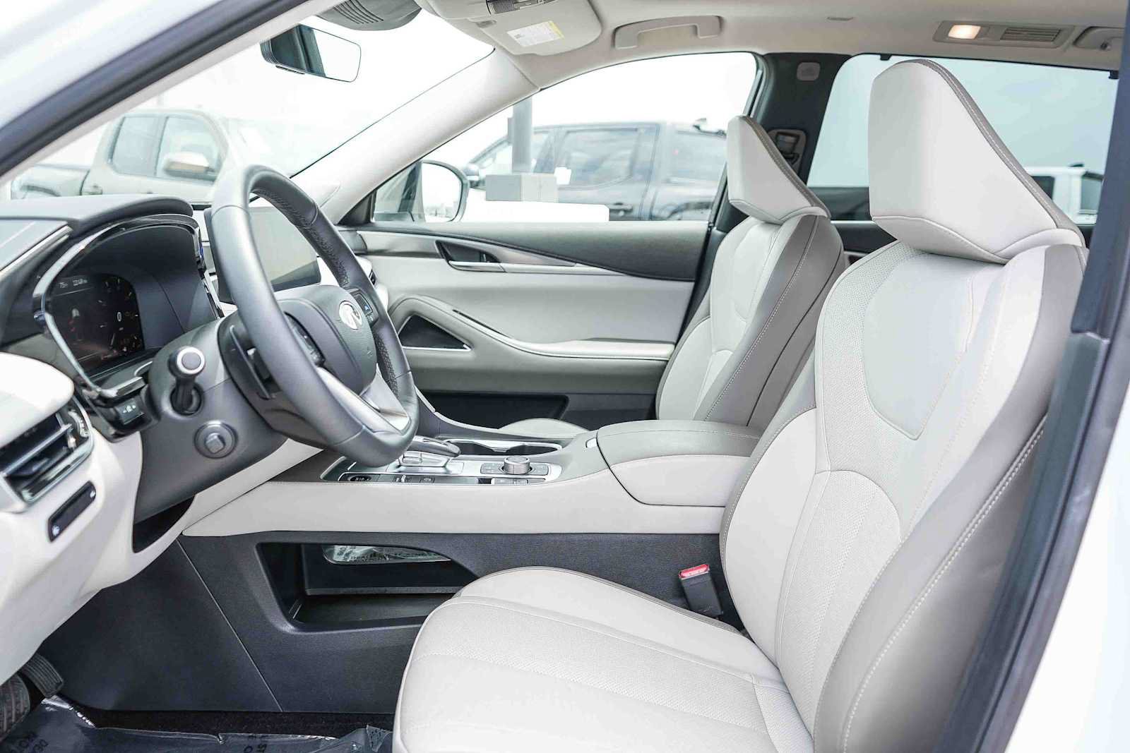 Used 2026 INFINITI QX60 Luxe w/ Cargo Package FWD image 18