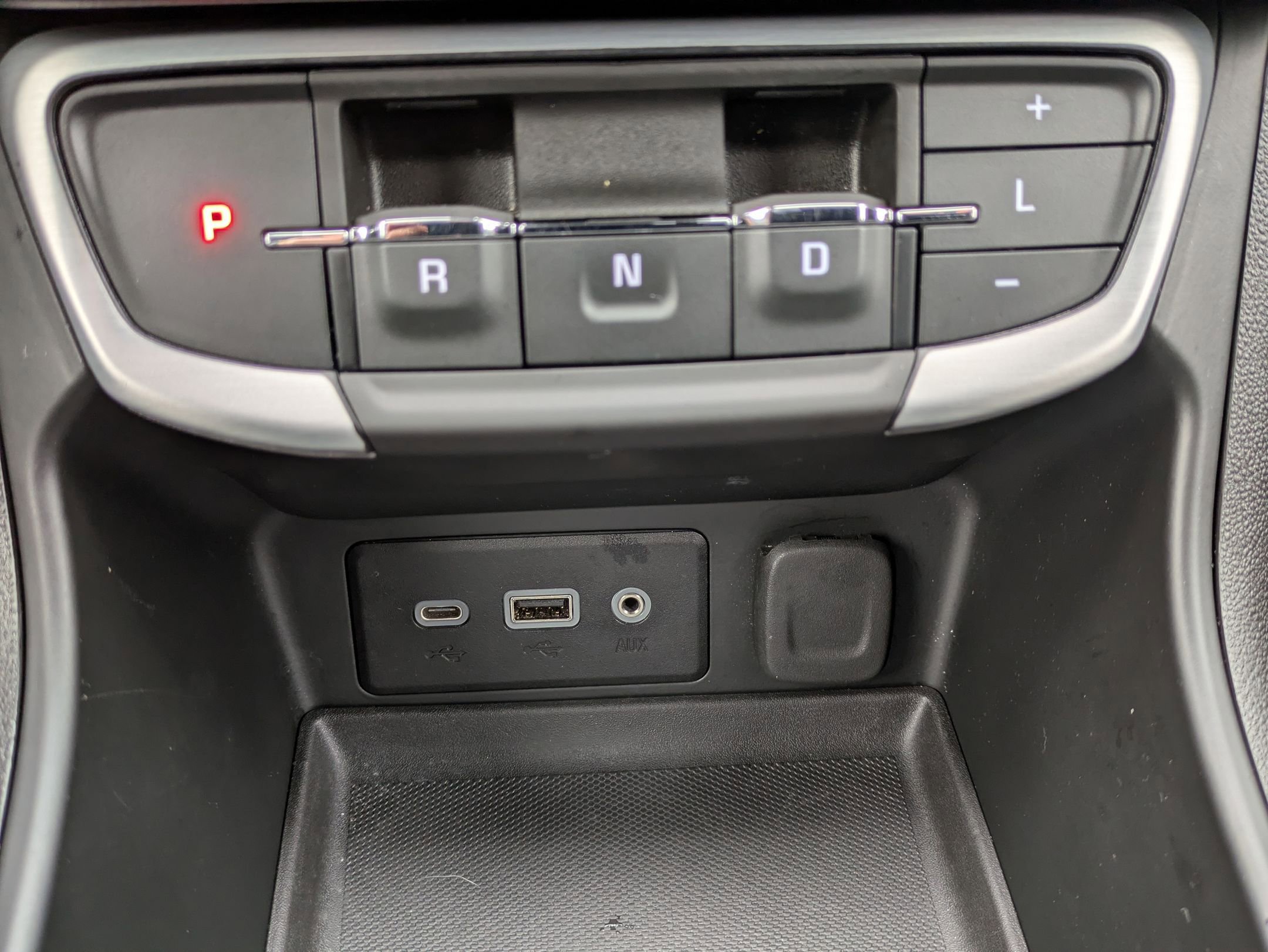 Used 2022 GMC Terrain SLE w/ Driver Convenience Package image 13