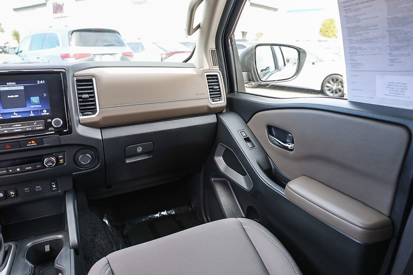 Used 2022 Nissan Frontier SV RWD image 6