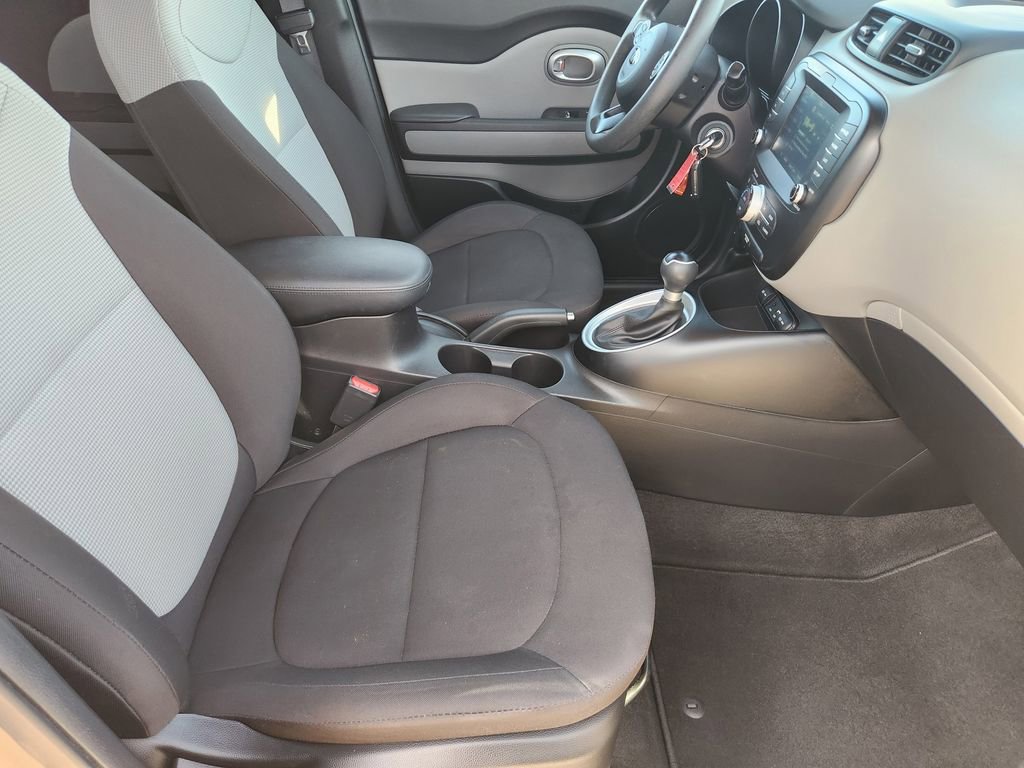 Used 2019 Kia Soul Base w/ Convenience Package image 19