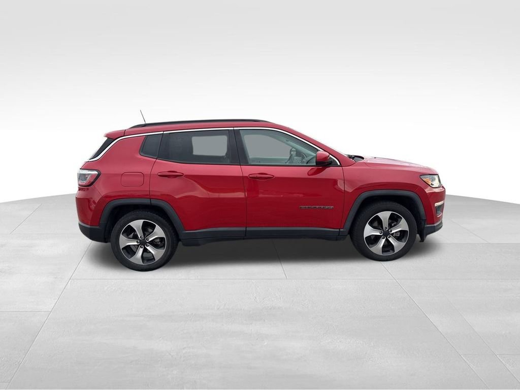 Used 2019 Jeep Compass Latitude w/ Safety & Security Group image 11