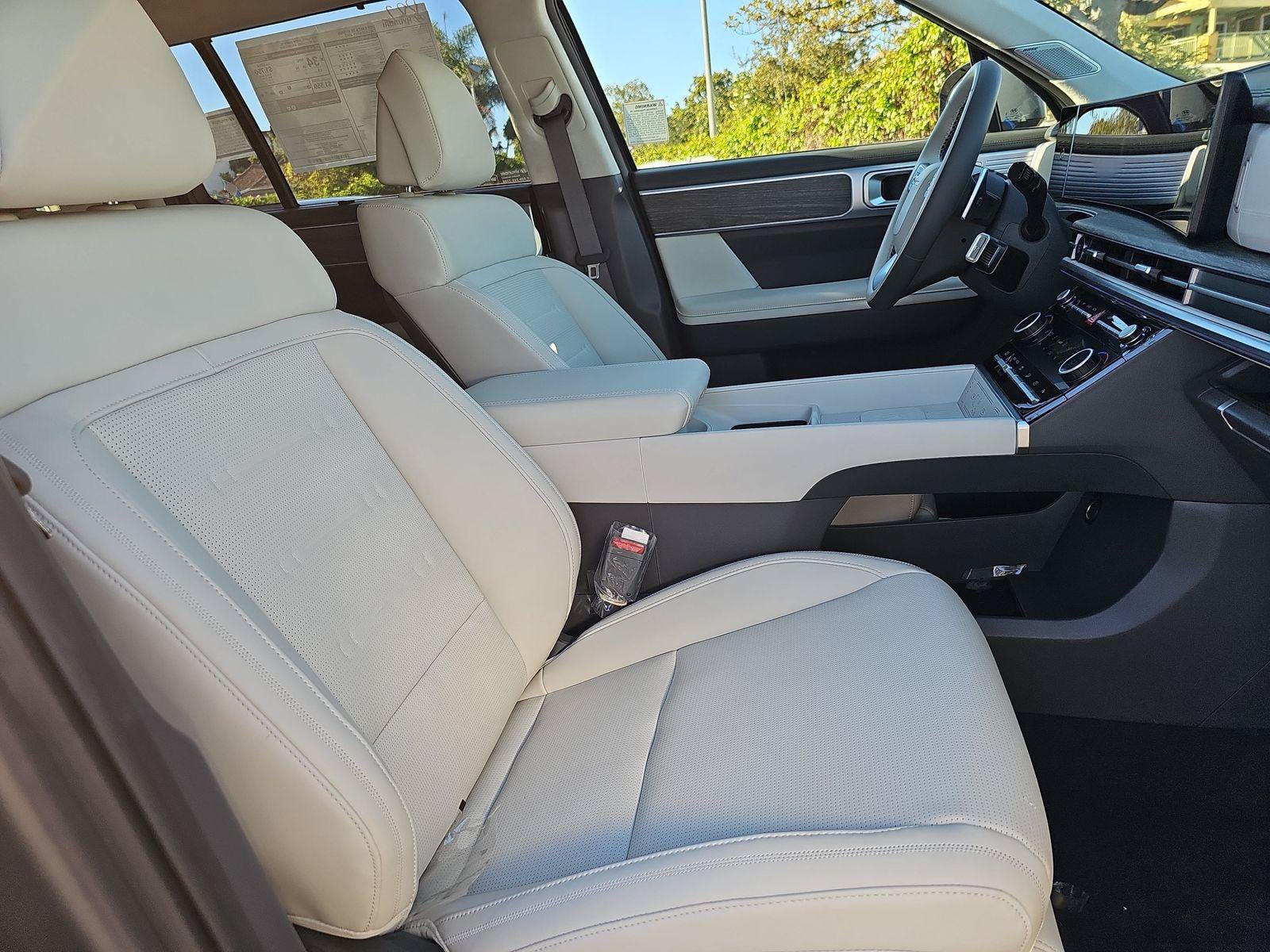 New 2025 Hyundai Santa Fe Calligraphy AWD/4WD image 10